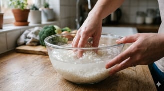 Vo gạo đúng cách: 4 sai lầm nhiều người bỏ qua làm giảm dinh dưỡng