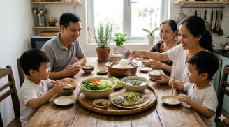 Thực phẩm mốc âm thầm hại gan: Nhiều gia đình vẫn tiếc của nên giữ lại ăn tiếp