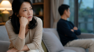 Sau tuổi 40, nhiều phụ nữ sợ nhất không phải là chồng ngoại tình hay sợ nghèo mà là cảm giác này