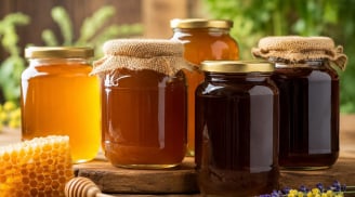 Mật ong chuyển từ vàng óng sang sậm đen là vì sao? Còn dùng được không?