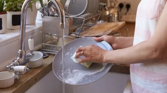 5 món đồ trong bếp càng rửa càng bẩn, vi khuẩn dễ tích tụ mà nhiều người đang dùng sai cách