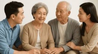 Chăm sóc cha mẹ già đang trở thành áp lực của một thế hệ người Việt