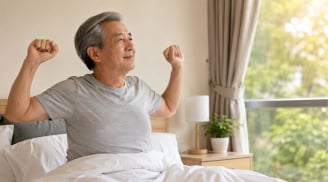 Người trên 50 tuổi nên hạn chế làm 3 việc này ngay sau khi ngủ dậy