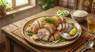 Bí quyết luộc chân giò trắng hồng, giòn rụm, thơm lừng góc bếp cực đơn giản
