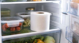 Vì sao nên đặt cuộn giấy trong tủ lạnh? Công dụng bất ngờ không phải ai cũng biết