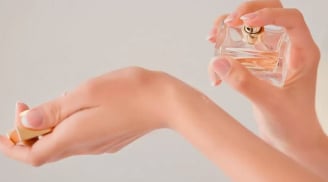5 cách dùng nước hoa mùa hè giúp hương thơm lưu lâu mà vẫn tự nhiên, dễ chịu