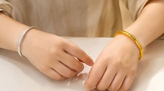 Vì sao người xưa dặn đeo vòng vàng tay trái, bạc tay phải? Góc nhìn thú vị ít người biết
