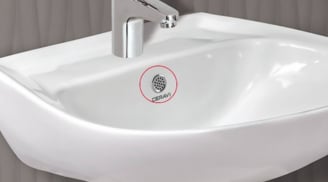 Vì sao bồn rửa mặt luôn có một lỗ nhỏ gần vòi nước?
