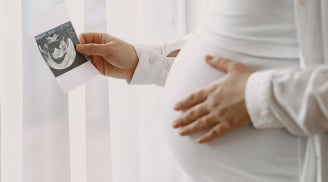 Phụ nữ không muốn sinh con: Điều gì đang xảy ra với thế hệ sợ làm mẹ?