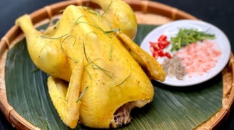 Cách luộc gà không cần nước, thơm ngon, đậm vị hơn hẳn