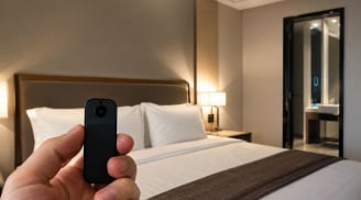 Mẹo phát hiện camera ẩn trong nhà nghỉ, khách sạn một cách dễ dàng: Nhớ ngay để an toàn