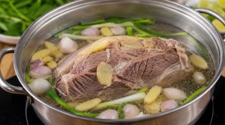 Luộc thịt đậy vung kín mít là dại: Chuyên gia chia sẻ cách luộc thịt thải sạch độc tố, an tâm mà ăn