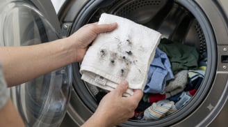 Bỏ 1 chiếc khăn khô vào máy giặt: Mẹo nhỏ giúp quần áo sạch hơn?