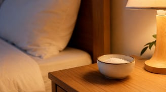 Đặt 1 bát muối ở đầu giường ngủ: Lợi ích khiến nhiều người ngạc nhiên