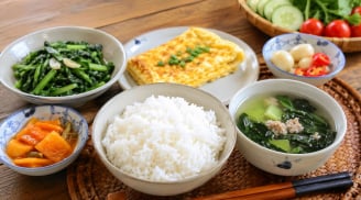 Ăn cơm trắng vào bữa sáng mỗi ngày có tốt không? Chuyên gia chỉ ra 4 điều nhiều người vẫn hiểu chưa đúng