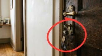 Tại sao nhiều người thích cắm chìa khóa vào cửa khi ngủ? Biết lý do bạn sẽ muốn làm theo ngay
