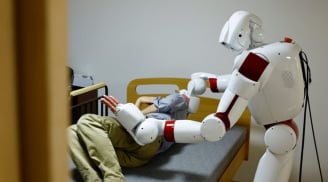 AI giúp người già sống một mình an toàn hơn trong thời đại số