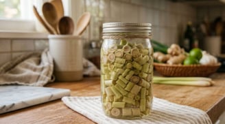 Ngâm sả với giấm trắng, có ngay một loại dung dịch đặc biệt