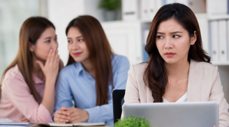 Đồng nghiệp có những biểu hiện này, hãy cẩn trọng khi làm việc cùng: Đừng quá cả tin kẻo tự rước rắc rối