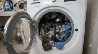 Thả đá lạnh vào giặt quần áo: Ai ngờ hiệu quả bất ngờ ai cũng muốn làm thử