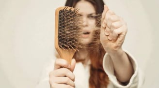 7 thói quen mỗi ngày giúp giảm rụng tóc và nuôi dưỡng mái tóc chắc khỏe từ gốc