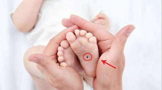 Bàn chân có 4 nốt ruồi này may mắn, càng già càng giàu có