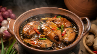 Vì sao không nên đậy vung khi kho cá? Tưởng chuyện nhỏ hóa ra rất ảnh hưởng tới chất lượng món kho