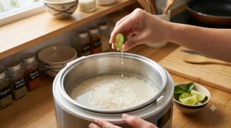Mẹo nấu cơm 'chuẩn nhà hàng': Vắt vài giọt chanh vào nồi, kết quả bất ngờ sau khi mở nắp!