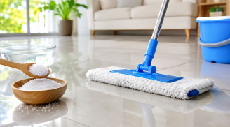 Vì sao người thông minh luôn cho muối vào nước lau nhà? Mẹo nhỏ nhưng mang lại nhiều lợi ích bất ngờ