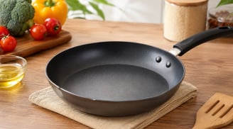 Chảo chống dính vừa mua đừng dùng ngay: Làm 6 việc này trước để bền lâu, ít bong tróc