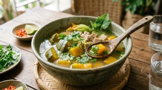 Cách nấu canh bí đỏ thanh mát, bổ dưỡng cho cả nhà