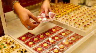 Giá vàng hôm nay 7/8: SJC giảm mạnh còn 142,7 triệu đồng/lượng, vàng nhẫn ngược dòng biến động trái chiều