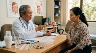 Ung thư đại trực tràng ngày càng gia tăng: Bác sĩ cảnh báo 3 nguồn vi nhựa nhiều người vẫn dùng mỗi ngày
