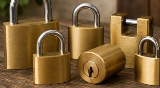 Vì sao hầu hết ổ khóa đều bằng đồng vàng?