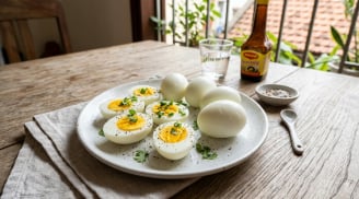 7 loại thực phẩm không bao giờ được đặt trong lò vi sóng: Nguy cơ nổ tung và nhiễm độc!