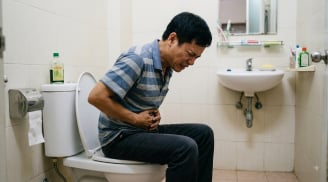Nên ngồi bồn cầu trong bao lâu? Cảnh báo từ bác sĩ tiêu hóa