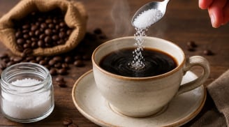 Vì sao nên nêm một chút muối vào cà phê?