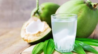 4 kiểu người kiêng kỵ uống nước dừa