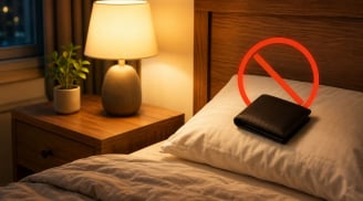 Vì sao người xưa nói không nên để ví tiền ở đầu giường?