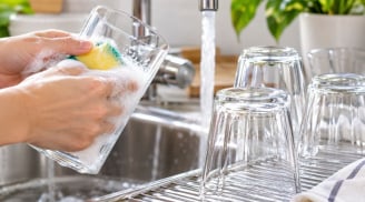 Mẹo rửa bát, cốc chén thủy tinh không bị đọng vệt trắng