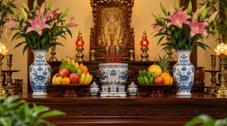 Vị trí lọ hoa trên ban thờ: 1 lọ thì đặt bên nào, 2 lọ thì đặt ra sao, đừng tùy tiện
