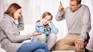 Cha mẹ khiến con tổn thương cảm xúc bằng cả lời nói và sự im lặng
