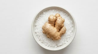 Vì sao nên đặt bát gừng muối trong nhà?