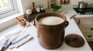 Vị trí kỵ đặt thùng gạo, nhiều gia đình vẫn vô tình mắc phải