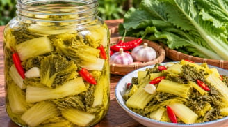 Mẹo muối dưa cải vàng giòn, không khú, không váng, để lâu vẫn ngon