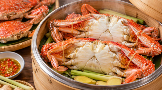 Hấp cua, ghẹ nên để ngửa hay úp? Nên cho vào từ nước lạnh hay nóng?