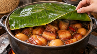 Vì sao nhiều người phủ lá chuối lên nồi thịt kho tàu?