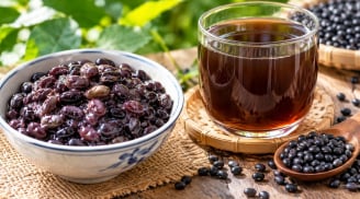 Ăn đỗ đen hay uống nước đỗ đen tốt hơn?