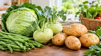 Nhiều người mua rau ngoài chợ về không ăn ngay mà để vài hôm, vì sao?