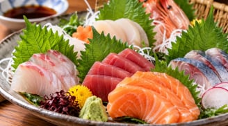 Tại sao món cá sống ở Nhật thường ăn kèm lá tía tô?